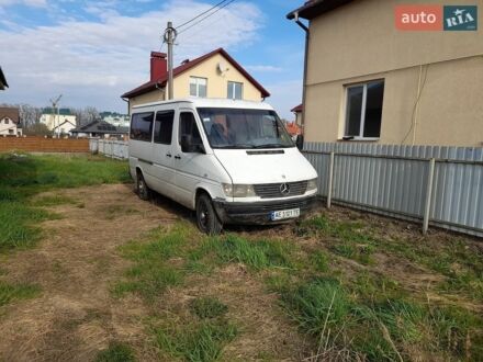 Белый Мерседес Sprinter, объемом двигателя 2.3 л и пробегом 575 тыс. км за 2850 $, фото 1 на Automoto.ua