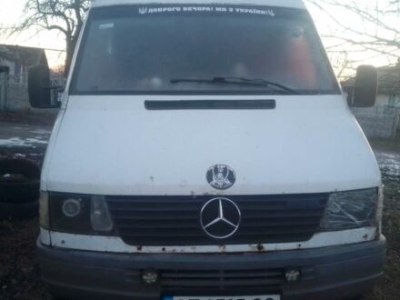 Білий Мерседес Sprinter, об'ємом двигуна 2.9 л та пробігом 300 тис. км за 3200 $, фото 1 на Automoto.ua