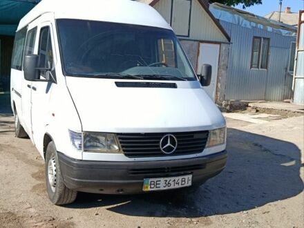Белый Мерседес Sprinter, объемом двигателя 2.3 л и пробегом 650 тыс. км за 5222 $, фото 1 на Automoto.ua