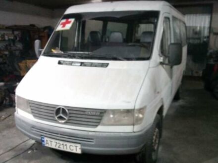Мерседес Sprinter 1995 в Ивано-Франковске на Automoto.ua Белый Мерседес Sprinter, объемом двигателя 2.3 л и пробегом 1 тыс. км за 4500 $, фото 1 на Automoto.ua