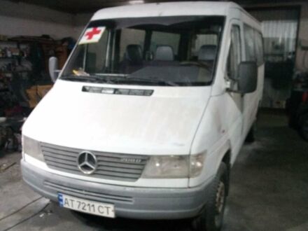 Белый Мерседес Sprinter, объемом двигателя 2.3 л и пробегом 1000 тыс. км за 4500 $, фото 1 на Automoto.ua
