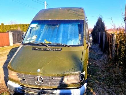 Белый Мерседес Sprinter, объемом двигателя 2.3 л и пробегом 230 тыс. км за 1500 $, фото 1 на Automoto.ua