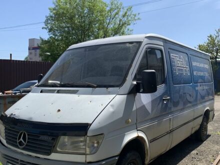 Білий Мерседес Sprinter, об'ємом двигуна 2.3 л та пробігом 400 тис. км за 2400 $, фото 1 на Automoto.ua
