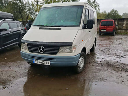 Мерседес Sprinter 1996 у Надворной на Automoto.ua Білий Мерседес Sprinter, об'ємом двигуна 2.29 л та пробігом 500 тис. км за 4500 $, фото 1 на Automoto.ua