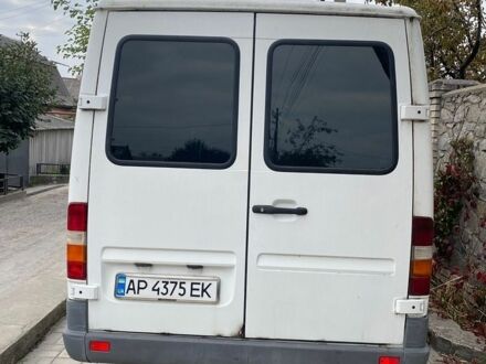 Белый Мерседес Sprinter, объемом двигателя 2.5 л и пробегом 216 тыс. км за 6500 $, фото 1 на Automoto.ua