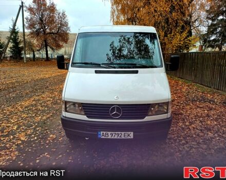 Белый Мерседес Sprinter, объемом двигателя 2.3 л и пробегом 354 тыс. км за 6000 $, фото 1 на Automoto.ua