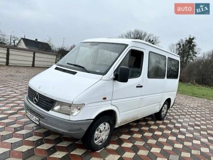 Белый Мерседес Sprinter, объемом двигателя 2.3 л и пробегом 550 тыс. км за 2700 $, фото 1 на Automoto.ua