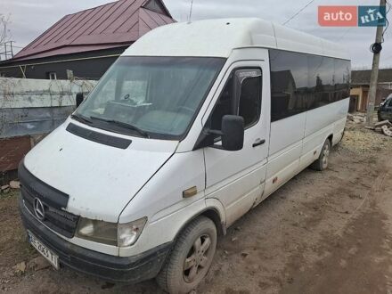 Белый Мерседес Sprinter, объемом двигателя 2.8 л и пробегом 300 тыс. км за 3500 $, фото 1 на Automoto.ua