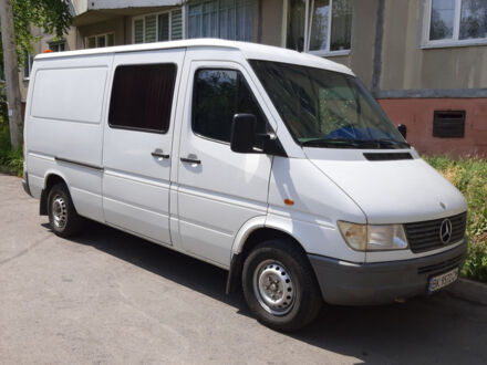 Белый Мерседес Sprinter, объемом двигателя 2.3 л и пробегом 380 тыс. км за 6500 $, фото 1 на Automoto.ua