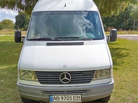Білий Мерседес Sprinter, об'ємом двигуна 2.9 л та пробігом 500 тис. км за 3595 $, фото 1 на Automoto.ua