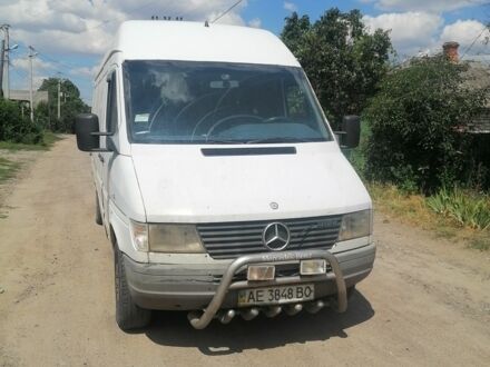 Білий Мерседес Sprinter, об'ємом двигуна 2.9 л та пробігом 300 тис. км за 3985 $, фото 1 на Automoto.ua