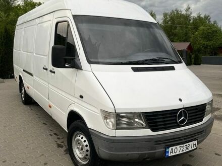 Белый Мерседес Sprinter, объемом двигателя 2.9 л и пробегом 450 тыс. км за 6200 $, фото 1 на Automoto.ua