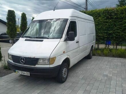 Белый Мерседес Sprinter, объемом двигателя 2.3 л и пробегом 850 тыс. км за 2700 $, фото 1 на Automoto.ua