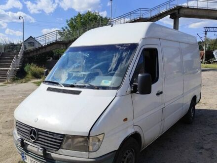 Білий Мерседес Sprinter, об'ємом двигуна 2.3 л та пробігом 450 тис. км за 3900 $, фото 1 на Automoto.ua