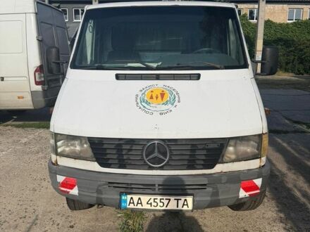 Белый Мерседес Sprinter, объемом двигателя 2.3 л и пробегом 500 тыс. км за 5500 $, фото 1 на Automoto.ua