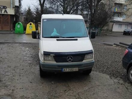 Белый Мерседес Sprinter, объемом двигателя 2.29 л и пробегом 702 тыс. км за 4100 $, фото 1 на Automoto.ua
