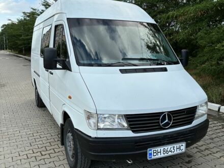 Белый Мерседес Sprinter, объемом двигателя 2.3 л и пробегом 750 тыс. км за 5500 $, фото 1 на Automoto.ua