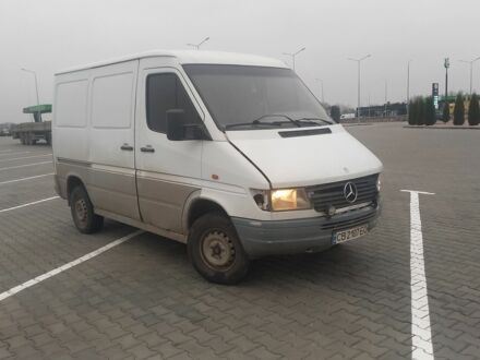 Белый Мерседес Sprinter, объемом двигателя 2.3 л и пробегом 433 тыс. км за 2000 $, фото 1 на Automoto.ua