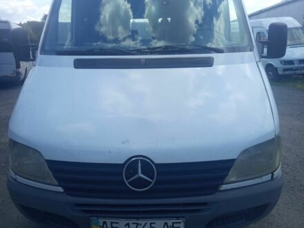 Белый Мерседес Sprinter, объемом двигателя 2 л и пробегом 300 тыс. км за 4061 $, фото 1 на Automoto.ua