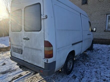 Белый Мерседес Sprinter, объемом двигателя 2 л и пробегом 450 тыс. км за 3300 $, фото 1 на Automoto.ua