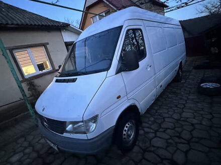 Белый Мерседес Sprinter, объемом двигателя 2.3 л и пробегом 123 тыс. км за 3700 $, фото 1 на Automoto.ua