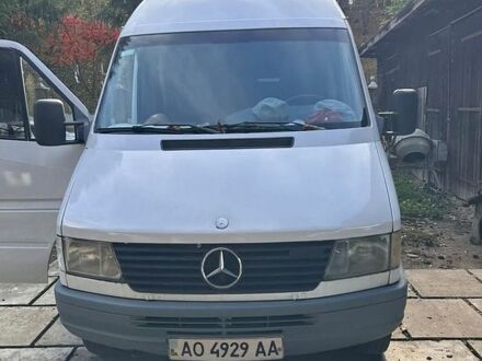 Белый Мерседес Sprinter, объемом двигателя 0 л и пробегом 350 тыс. км за 10000 $, фото 1 на Automoto.ua