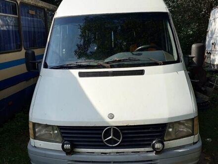 Белый Мерседес Sprinter, объемом двигателя 2.87 л и пробегом 700 тыс. км за 4000 $, фото 1 на Automoto.ua