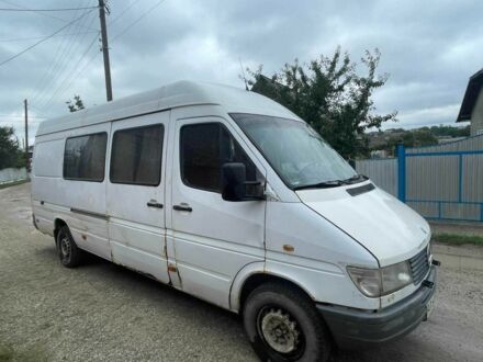 Белый Мерседес Sprinter, объемом двигателя 2.9 л и пробегом 300 тыс. км за 4315 $, фото 1 на Automoto.ua