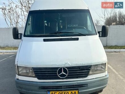 Белый Мерседес Sprinter, объемом двигателя 2.9 л и пробегом 300 тыс. км за 6000 $, фото 1 на Automoto.ua