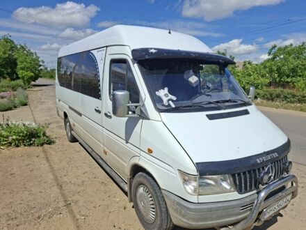 Белый Мерседес Sprinter, объемом двигателя 2.9 л и пробегом 600 тыс. км за 10500 $, фото 1 на Automoto.ua
