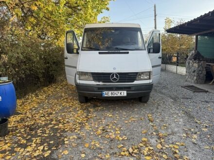Белый Мерседес Sprinter, объемом двигателя 2.3 л и пробегом 567 тыс. км за 3203 $, фото 1 на Automoto.ua