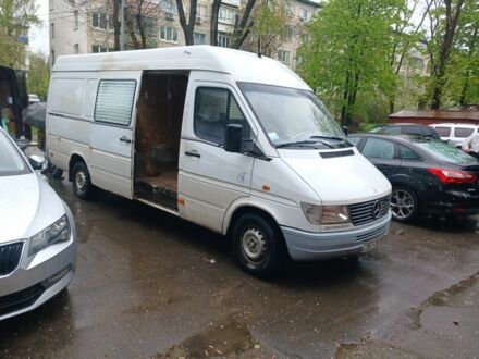 Білий Мерседес Sprinter, об'ємом двигуна 0 л та пробігом 450 тис. км за 4300 $, фото 1 на Automoto.ua