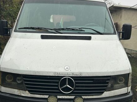 Белый Мерседес Sprinter, объемом двигателя 2.87 л и пробегом 300 тыс. км за 6500 $, фото 1 на Automoto.ua