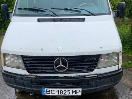 Белый Мерседес Sprinter, объемом двигателя 2.9 л и пробегом 350 тыс. км за 3200 $, фото 1 на Automoto.ua