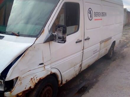 Білий Мерседес Sprinter, об'ємом двигуна 2.9 л та пробігом 500 тис. км за 1500 $, фото 1 на Automoto.ua