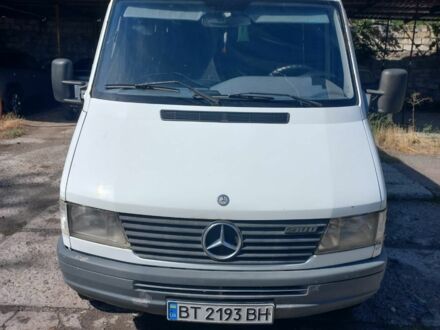 Белый Мерседес Sprinter, объемом двигателя 2.9 л и пробегом 490 тыс. км за 7500 $, фото 1 на Automoto.ua