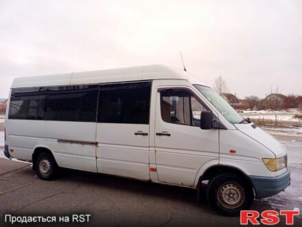 Белый Мерседес Sprinter, объемом двигателя 2.9 л и пробегом 850 тыс. км за 3800 $, фото 1 на Automoto.ua