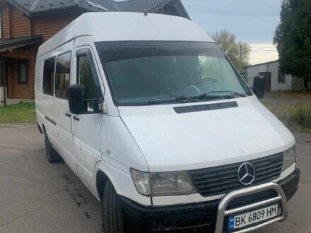 Белый Мерседес Sprinter, объемом двигателя 2.9 л и пробегом 800 тыс. км за 4500 $, фото 1 на Automoto.ua