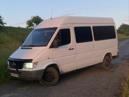 Мерседес Sprinter 1998 у Горохів на Automoto.ua Білий Мерседес Sprinter, об'ємом двигуна 2.3 л та пробігом 500 тис. км за 5000 $, фото 1 на Automoto.ua