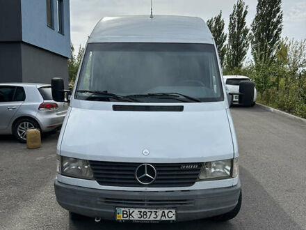 Белый Мерседес Sprinter, объемом двигателя 2.9 л и пробегом 540 тыс. км за 6700 $, фото 1 на Automoto.ua