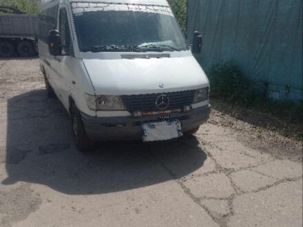 Белый Мерседес Sprinter, объемом двигателя 0 л и пробегом 1000 тыс. км за 4999 $, фото 1 на Automoto.ua