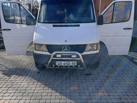 Белый Мерседес Sprinter, объемом двигателя 2.9 л и пробегом 700 тыс. км за 6000 $, фото 1 на Automoto.ua