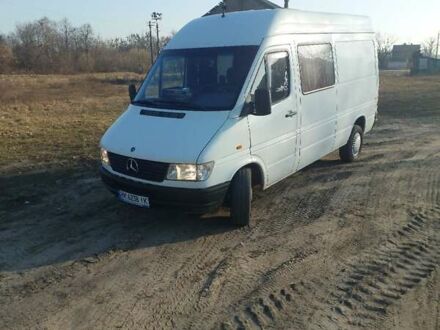 Мерседес Sprinter 1998 в Камень-Каширский на Automoto.ua Белый Мерседес Sprinter, объемом двигателя 2.9 л и пробегом 700 тыс. км за 5600 $, фото 1 на Automoto.ua