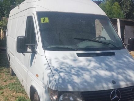 Білий Мерседес Sprinter, об'ємом двигуна 0 л та пробігом 200 тис. км за 3695 $, фото 1 на Automoto.ua