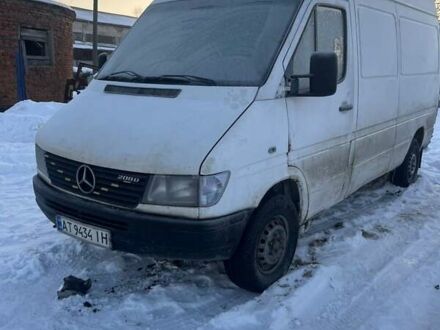 Белый Мерседес Sprinter, объемом двигателя 2.87 л и пробегом 890 тыс. км за 3500 $, фото 1 на Automoto.ua