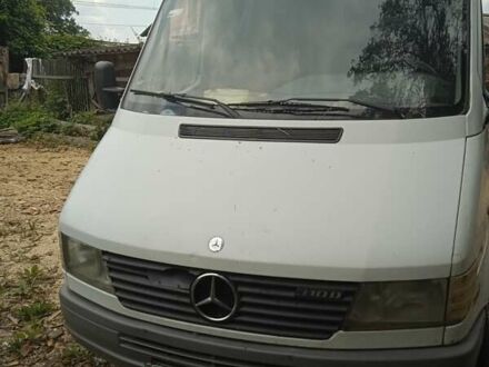 Мерседес Sprinter 1998 в Ровно на Automoto.ua Белый Мерседес Sprinter, объемом двигателя 2.3 л и пробегом 563 тыс. км за 3300 $, фото 1 на Automoto.ua