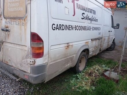 Белый Мерседес Sprinter, объемом двигателя 2.9 л и пробегом 450 тыс. км за 3900 $, фото 1 на Automoto.ua