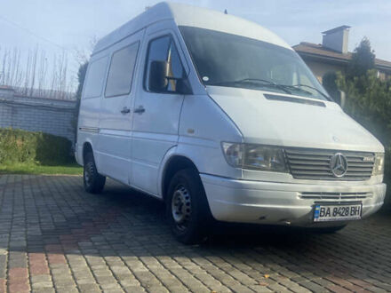 Білий Мерседес Sprinter, об'ємом двигуна 2.3 л та пробігом 517 тис. км за 4500 $, фото 1 на Automoto.ua
