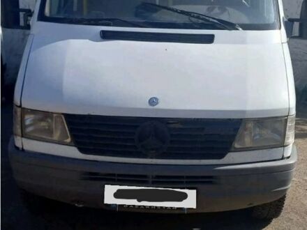 Белый Мерседес Sprinter, объемом двигателя 0 л и пробегом 100 тыс. км за 500 $, фото 1 на Automoto.ua