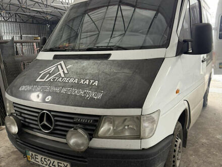 Белый Мерседес Sprinter, объемом двигателя 2.3 л и пробегом 472 тыс. км за 4700 $, фото 1 на Automoto.ua